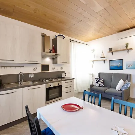 La Casa Del Sole Nel Borgo Daire