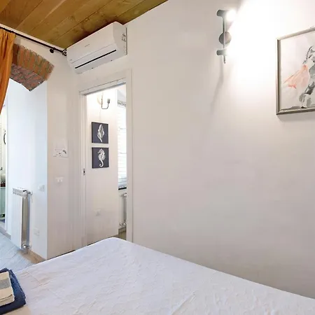 La Casa Del Sole Nel Borgo Genua