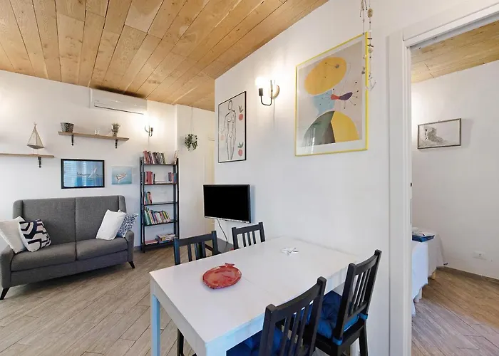 La Casa Del Sole Nel Borgo * Genoa