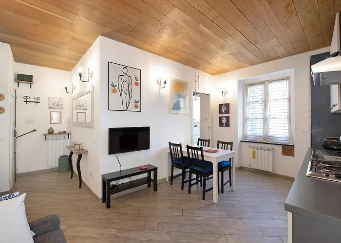 La Casa Del Sole Nel Borgo Apartment *