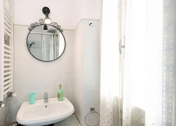 La Casa Del Sole Nel Borgo Genoa