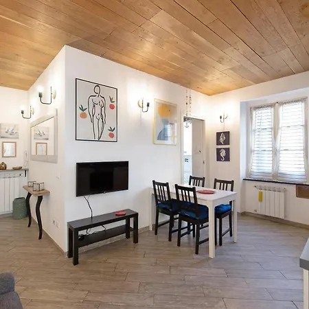 La Casa Del Sole Nel Borgo 아파트 *