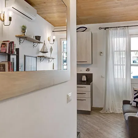 La Casa Del Sole Nel Borgo 아파트 제노바